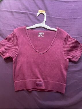 Sommer Ray Women's Plum V-Neck Ribbed Crop Top